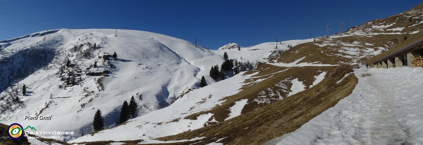 21 Sul sent. 114 all'altezza della casera Ancogno (1650 m).jpg
